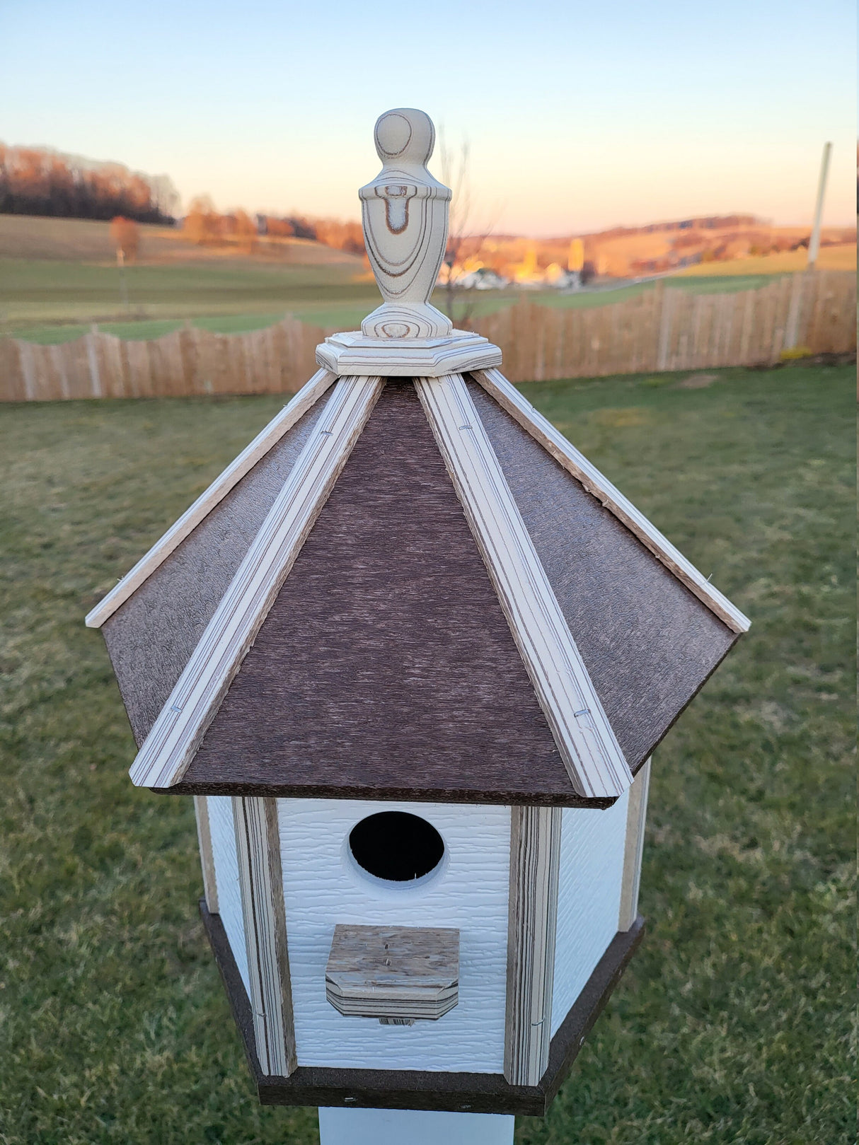 Country Bird House Amish Made, 1 Nesting Compartment Poly Birdhouse