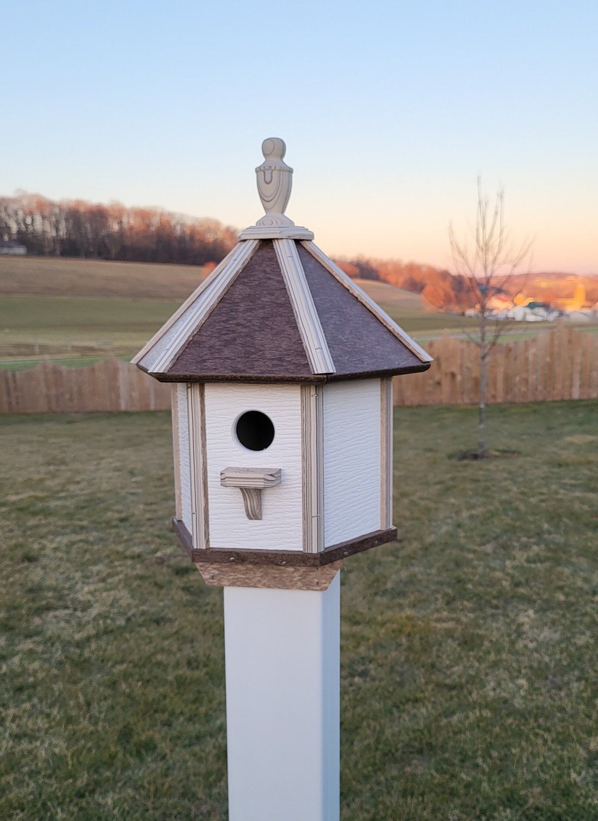 Country Bird House Amish Made, 1 Nesting Compartment Poly Birdhouse